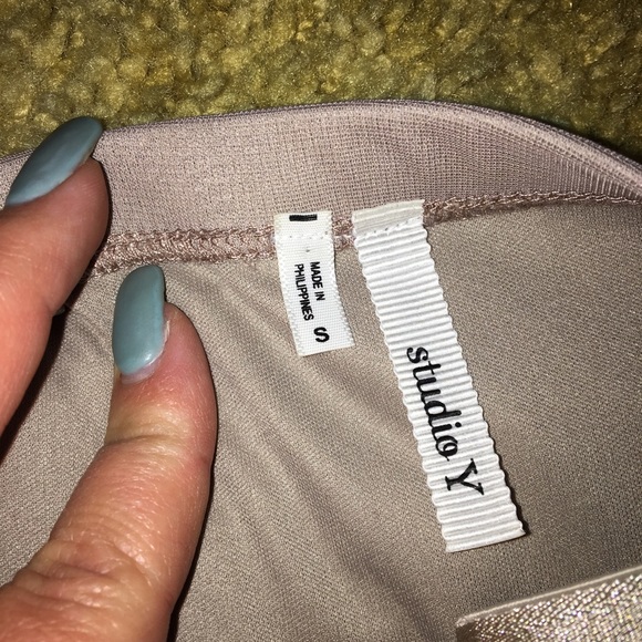 Adorable dress - Picture 3 of 4